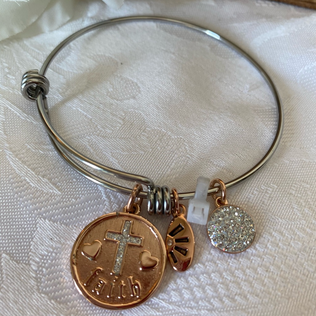 Expandable Wire Bangle